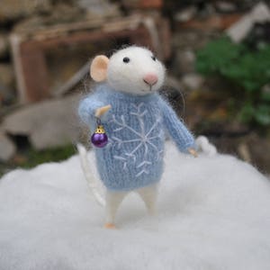 Christmas mouse Needle felted animal Felted ornament Xmas gift Little mouse tiny mice Christmas tree Felt miniature Wool figurine