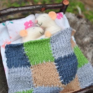 Maus im Bett Maus schlafen Nadel Filz Miniatur Filz Tiere weiche Skulptur gefilzte Wolle Maus Wolle Figur Wohnkultur