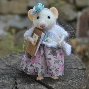 Little mouse needle felted mouse Needle felt mouse Felted animal Miniature mouse doll White mouse felted animals wool mouse felt mice toys