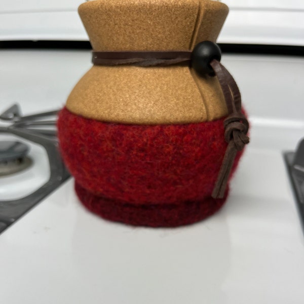 Bright and Dark Red Cozy for 4-Cup Bodum Pour Over