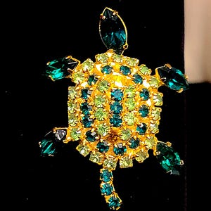 Vintage DeNICOLA Style Green Rhinestone Sea Turtle Brooch Pin Marquise Flippers
