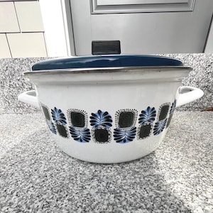 Vintage Austria Emaii Universal White Enamel Dutch Oven Stock Pot w/Peacock Design 1970s