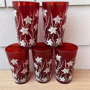 Anchor Lily glass, vintage Anchor Hocking Royal Ruby Red Glasses with White Tiger Lily Flowers, set of 5, 1960s juice glasses