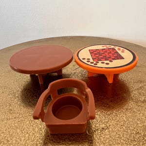 Fisher Price-speeltafel, kapiteinsstoel, eettafel, accessoires voor kleine mensen