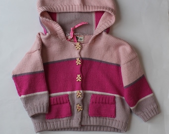Cosy and cute cashmerino hoody with teddy bear buttons for a one year old girl (T1), gift idea.