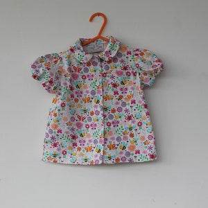 Cute little girls summer  bees and butterfly shirt age 1 year ( T1) and matching bubble pants.