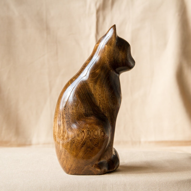 small cat statue