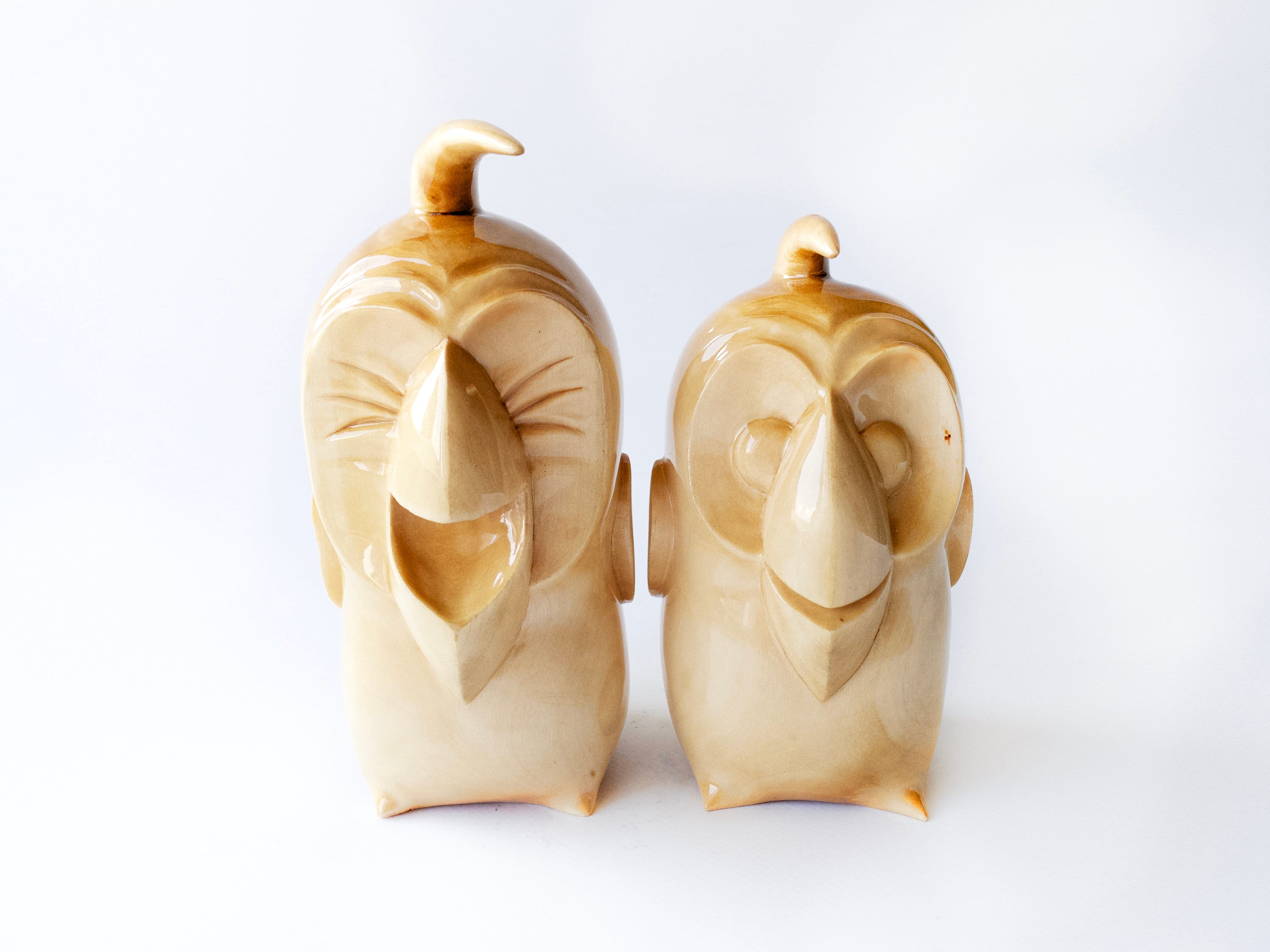 Hand Carved Ash Wood Couple Owls Statue: Minimalist Sculpture