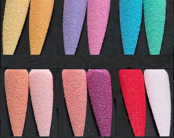 Mattes sechseckiges Nagelglitzer-Nageldesign mit feinem Zucker