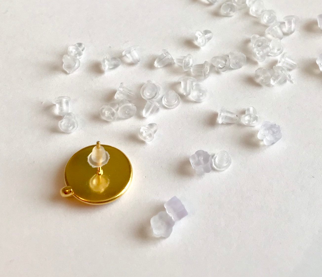 50 pièces en plastique arrière oreille goujon balle bouchon arrière en caoutchouc plastique boucle d'oreille dos bouchons bouchon d'oreille boucle d'o