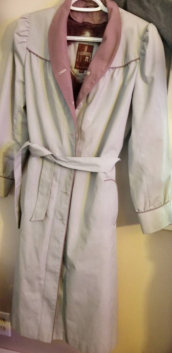 1980's J Gallery trench coat. Trendy Vintage coat… - image 3