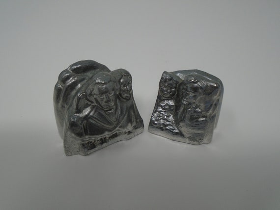 Vintage Metal Alloy Mount Rushmore Salt and Pepper