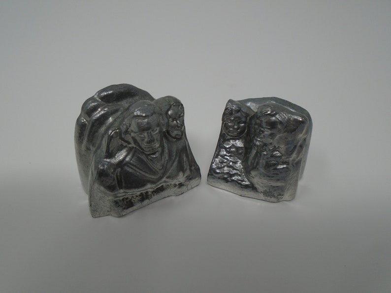 Vintage Metal Alloy Mount Rushmore Salt and Pepper