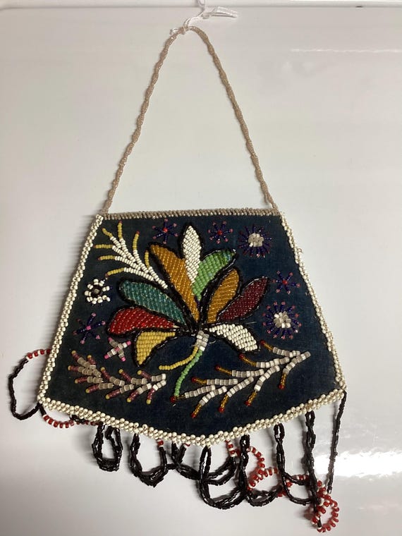 Early 20th Century Iroquois Beaded Whimsy Hand Bag