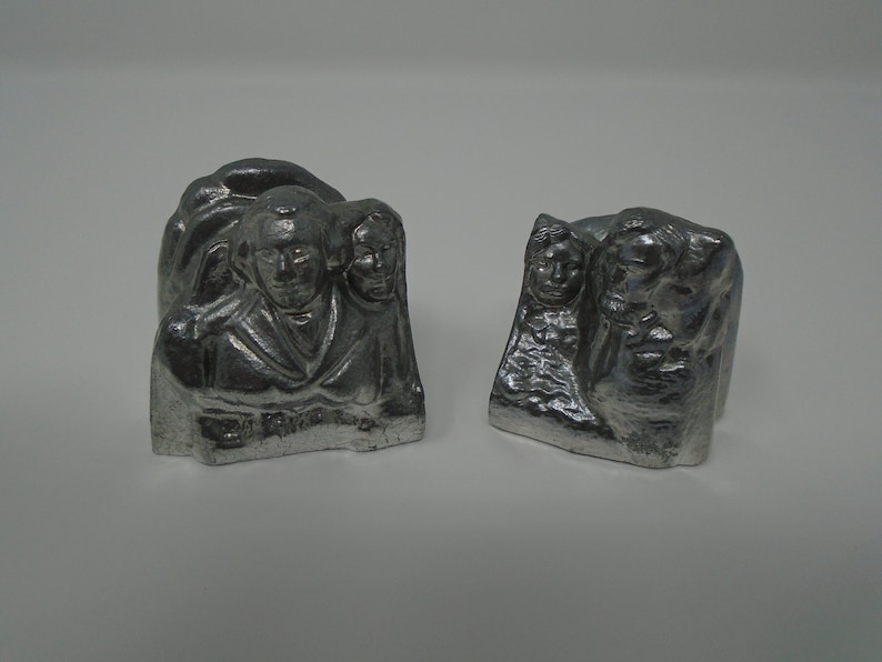 Vintage Metal Alloy Mount Rushmore Salt and Pepper
