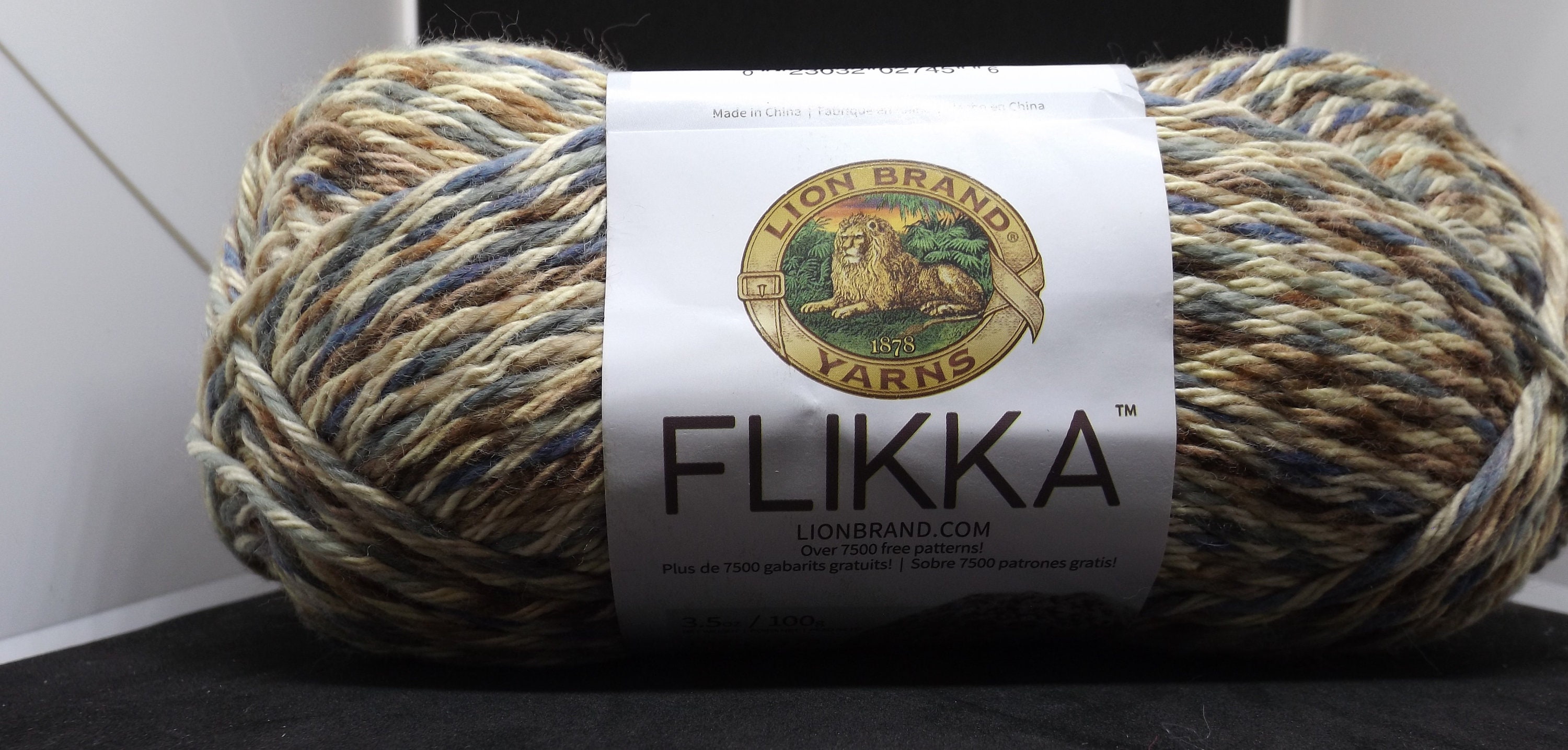 Lion Brand Flikka Yarn 712 Keepsake 3.5 Oz/100 Grams 196 Yards/179 Meters 3  Light knitting, Crochet 