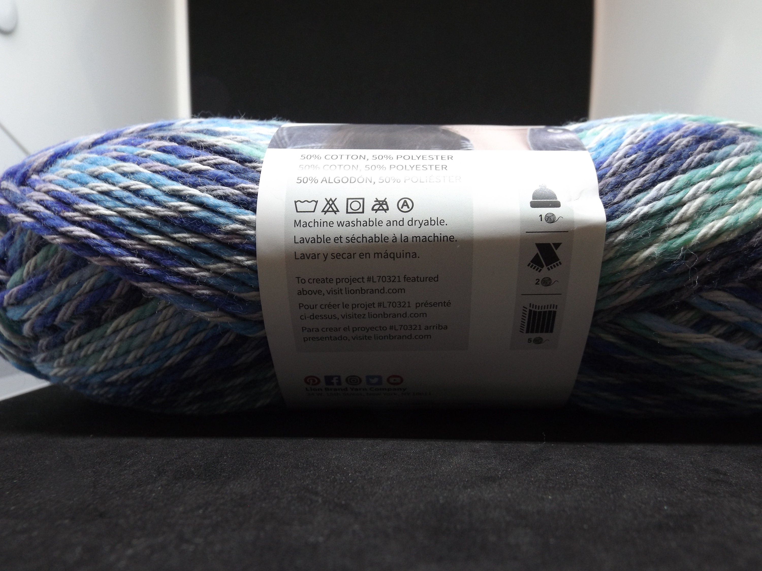 Lion Brand Flikka Yarn 709 Wading Pool 3.5 Oz/100 Grams 196 Yards