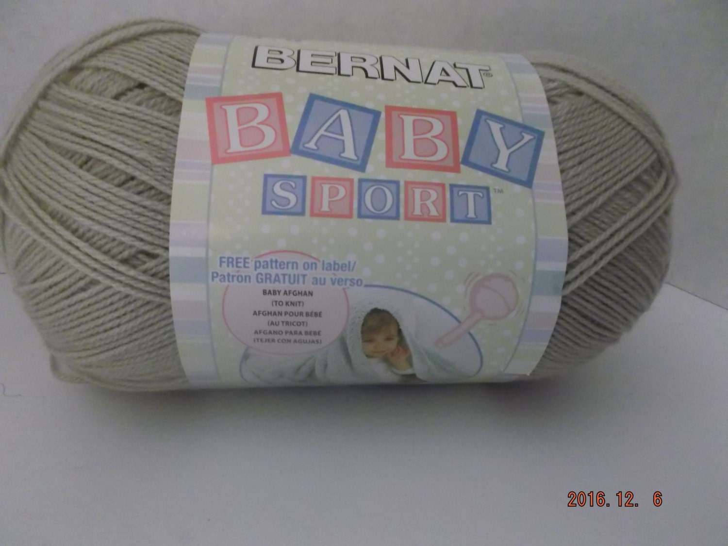 Bernat Baby Sport Yarn Jumbo Ball Baby Taupe 300 Grams/ 10.5 Ounces 984  Meters/1077 Yards 