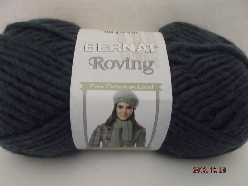 Bernat Roving Yarn ~ Cobalt #00104 ~ Wool Blend ~ #5 Bulky ~ 3.5 oz100g ~ 120 yds