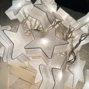 Ghirlanda di lanterne a forma di stella in carta di gelso bianca per patio, matrimoni, feste e decorazioni, luci fatate, luci a stringa (20 luci UL con spina)