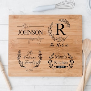 Farmhouse Wreath Decal Custom Name Family Sign Vinyl Transfer Permanent Adhesive Kitchen Decoration Noodle Board Charcuterie Design Rustic Home Accent Country Style Wall Art Personalized Gift Idea Premium Quality Oracle Vinyl Durable