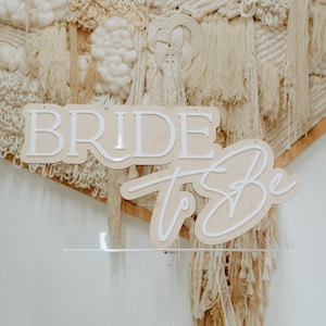 Bride to Be Hintergrund Zeichen - Doppelschicht Zeichen, Brautparty Zeichen, Hochzeit Backdrop, Brautpartydekor, Braut im Hintergrund sein