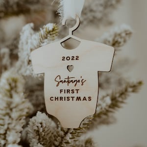 Personalisierte Babys erste Weihnachten Body, Strampelanzug Ornament, Baby Ornament, Babys erste Weihnachtsverzierung, Baby Weihnachtsverzierung