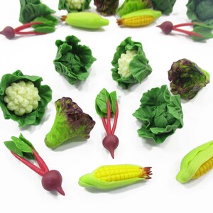 10 Mixed Clay Miniature Vegetable 1:6 Doll Loose Food Cauliflower Beetroot Cabbage Lettuce Cob Corn Supply Tiny Mini Vegetable Charms 16652