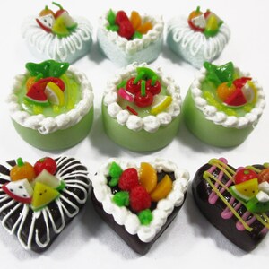 Dollhouse Miniature Food Cakes 9 Mixed Color Mini Fruit Cake 1.5 cm Bakery 16038