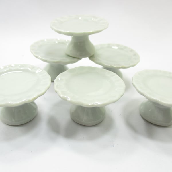 25 mm 6 White Cake Bakery Ceramic Stand  Dollhouse Miniatures Cake Supply 14117