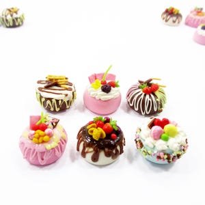 Dollhouse miniature Food 6 Mixed Fruit Flower Cake 1.8 cm Mini Tiny Bakery 16241