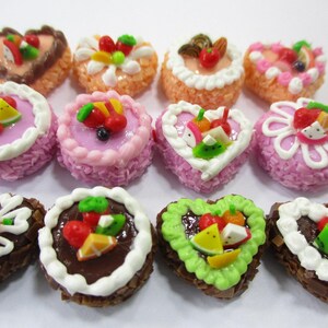 Dollhouse Miniatures Cakes 12 Mixed Color Fruit Cake 1.5 cm Dessert Supply 16569