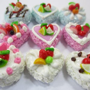 Dollhouse Miniatures Cakes 9 Mixed Color Fruit Cake 1.5 cm Dessert Supply 16549