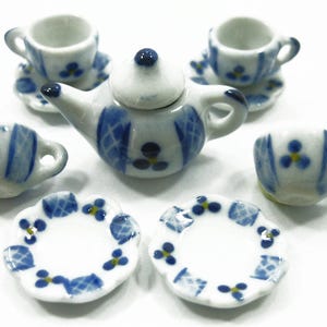4/9 Farbtasse Teekanne Untertasse Teller mit Untertasse Puppenhaus Miniaturkeramik #S 3891