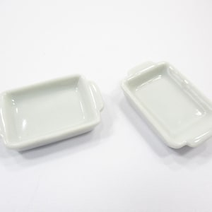 2 witte bakvormen/bakvormen 20 x 25 mm poppenhuisminiaturen witte keramische voorraad 10900