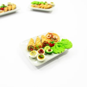1:6 Miniatures Food Mini Doll Tiny Grilled Steak Taco Meat Wrap Avocado Dollhouse Food on Plate Lunch Food Decoration Collection Set 14678