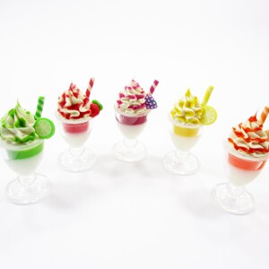 Dollhouse Miniature Food 5 Ice Cream Beverage 1:6 16312