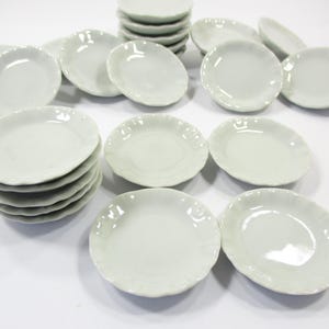 Dollhouse Miniature Dining Kitchenware Ceramic 9 White Round Plate Dish 4 cm 1:6  2265