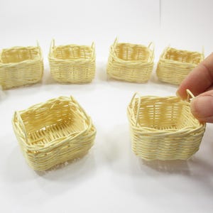 1:12 Miniature 2 Square Wicker Handle Baskets Picnic, Dollhouse Fruit Market Laundry Crate