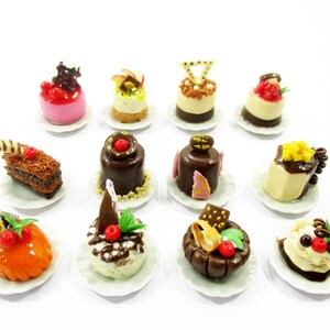 Dollhouse Miniatures Food 1:12 Mini Luxury Cake Dessert Ceramic 12 Plates 13936