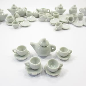 Dollhouse Miniature Ceramic 4/9 White Teapot Cup Saucer Scallop Plate #S 4418