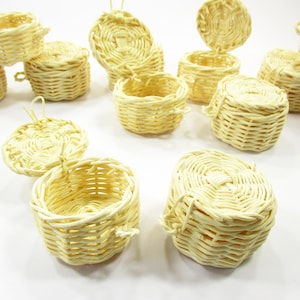 2 Picnic Wicker Round Baskets Dollhouse Miniatures Handmade Supply Charms 10791