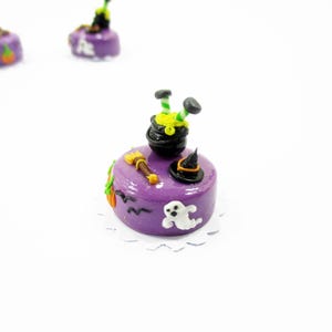 Dollhouse Miniature Food Halloween Miniature Cake 2 cm Dollhouse Bakery Seasonal Holiday Supply Charms Dollhouse Cake Accessories 16680