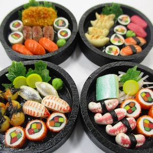 1:12 Dollhouse Miniature Food 4 Sushi Box Lunch Japanese Food Doll Tiny Mini Bento Accessory Supply Sushi Jewelry Food Supply Charms 16738
