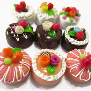 Dollhouse Miniature Food Cakes 9 Mixed Color Rose Flower Mini Cake 1.5 cm 16033