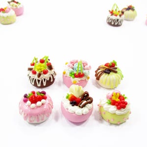 Dollhouse miniature Food 6 Mixed Fruit Flower Cake 1.8 cm Mini Tiny Bakery 16243
