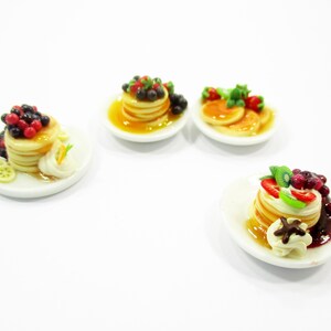 Dollhouse Miniatures Food 4 Ceramic Plates Of Dessert Mixed Pancake Supply Charms 13789