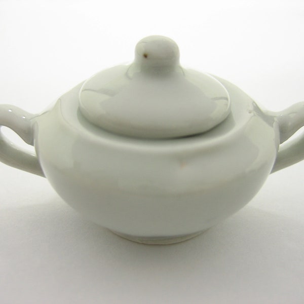 White Ceramic Serving Pot Dollhouse Miniature Kitchenware Food Supply 12805