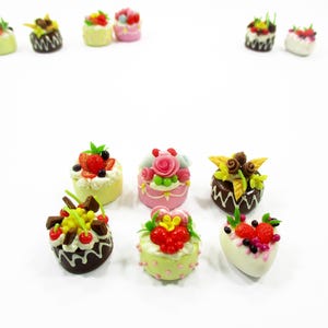 NEW Dollhouse miniature Food 6 Mixed Fruit Flower Cake Mini Tiny Bakery 15540