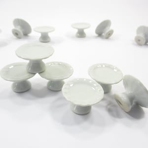 25 mm 6 White Cake Bakery Ceramic Stand  Dollhouse Miniatures Cake Supply 14117